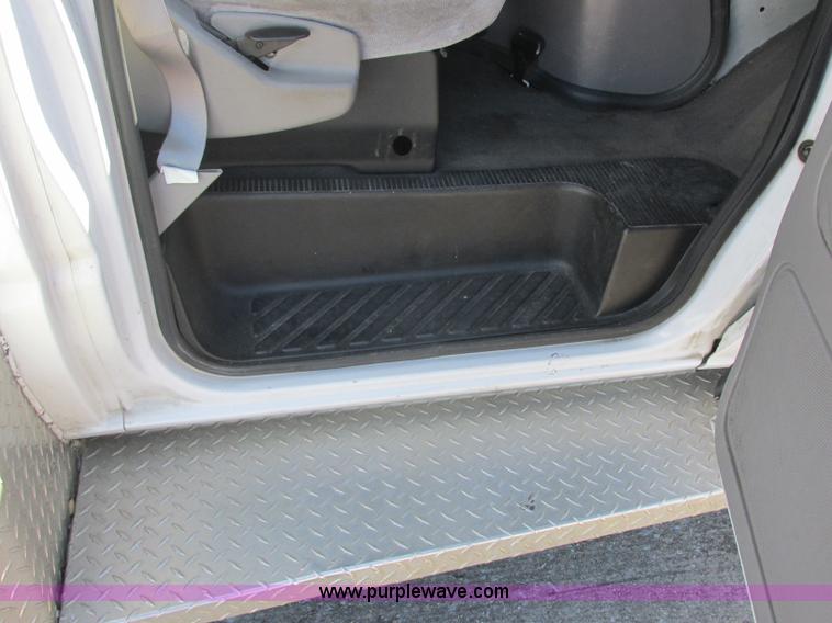 image for item J2383 2001 Ford 801 ambulance