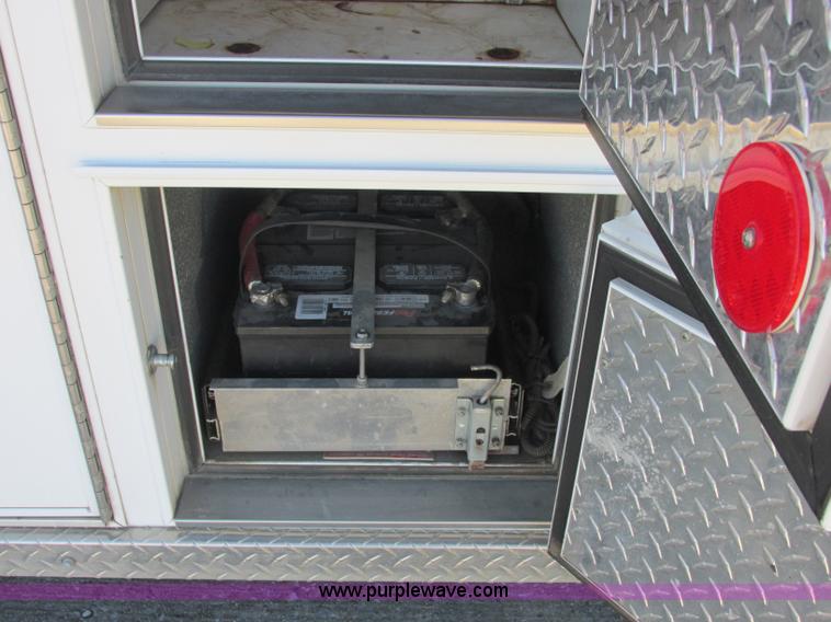 image for item J2383 2001 Ford 801 ambulance