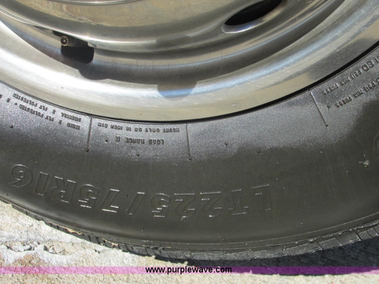 image for item J2383 2001 Ford 801 ambulance