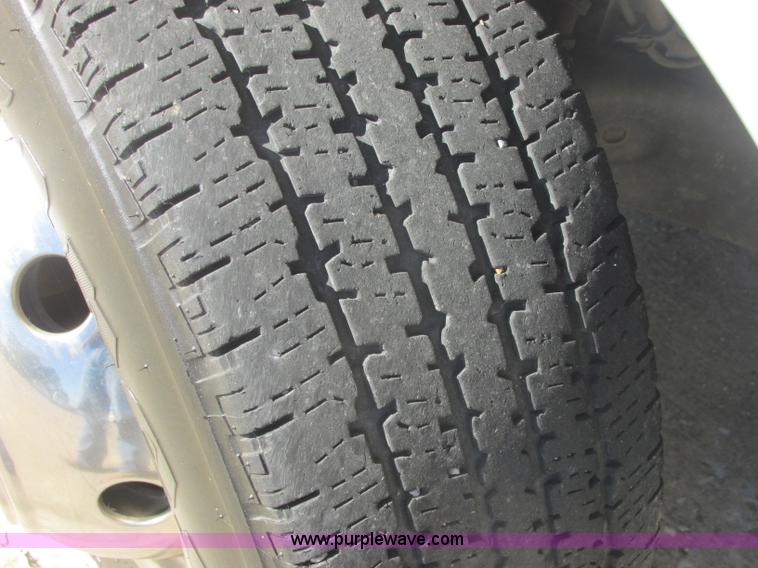 image for item J2383 2001 Ford 801 ambulance