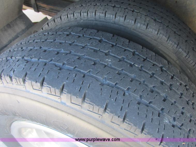 image for item J2383 2001 Ford 801 ambulance