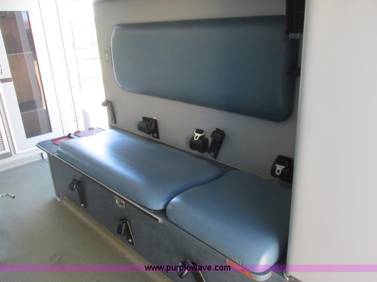 image for item J2383 2001 Ford 801 ambulance