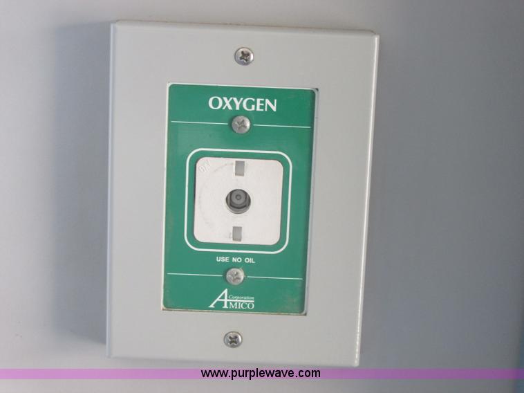 image for item J2383 2001 Ford 801 ambulance