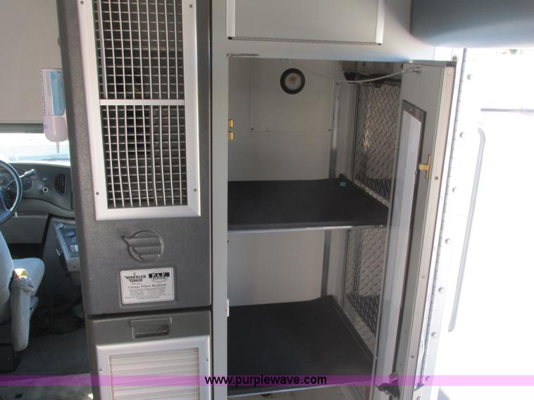 image for item J2383 2001 Ford 801 ambulance