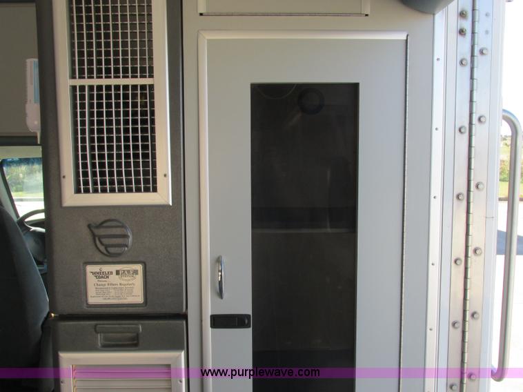 image for item J2383 2001 Ford 801 ambulance