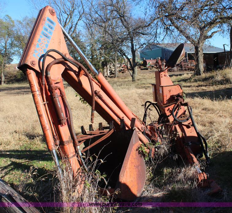 image for item AV9364 Case backhoe attachment