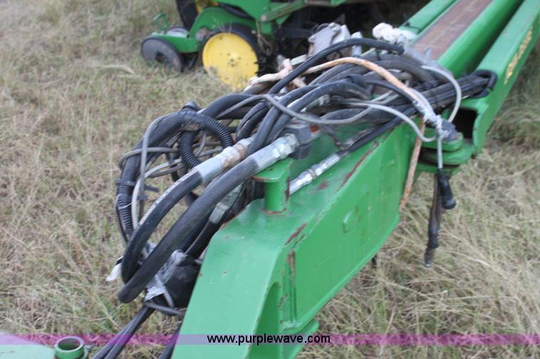 image for item F3371 1995 John Deere 7200 Conservation Max Emerge planter