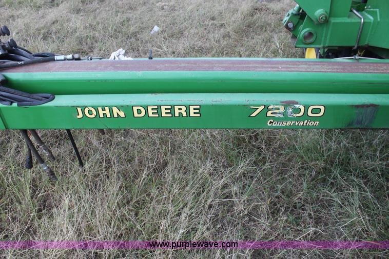 image for item F3371 1995 John Deere 7200 Conservation Max Emerge planter