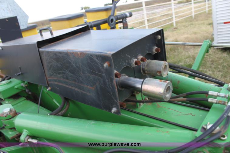 image for item F3371 1995 John Deere 7200 Conservation Max Emerge planter