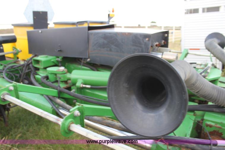 image for item F3371 1995 John Deere 7200 Conservation Max Emerge planter