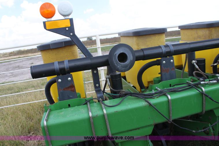 image for item F3371 1995 John Deere 7200 Conservation Max Emerge planter