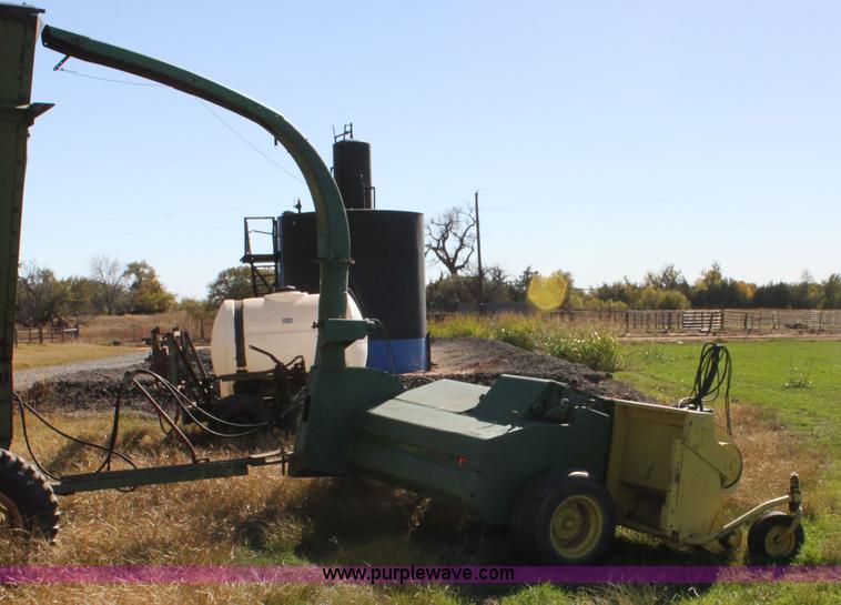 image for item F3375 John Deere forage harvester