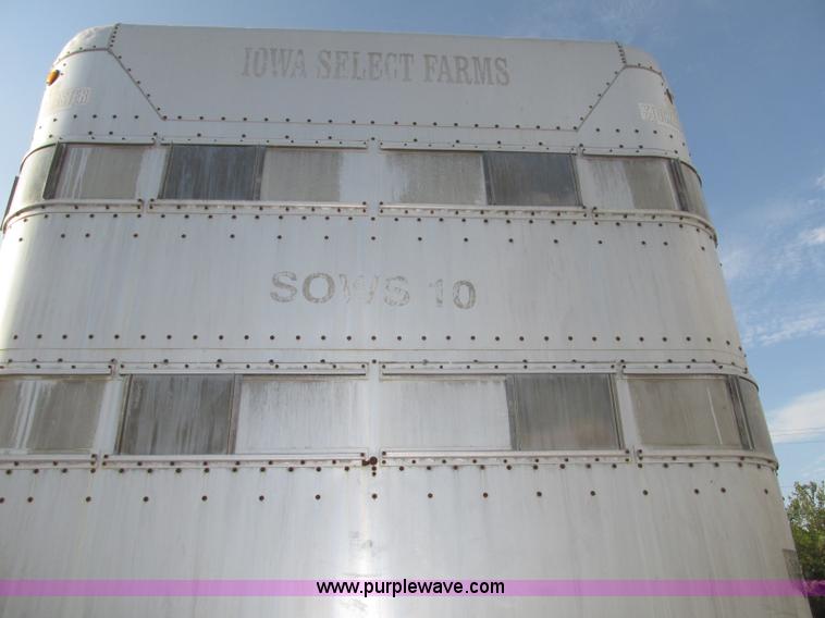 image for item F7463 2000 Wilson Stock Master 53' spread axle livestock trailer