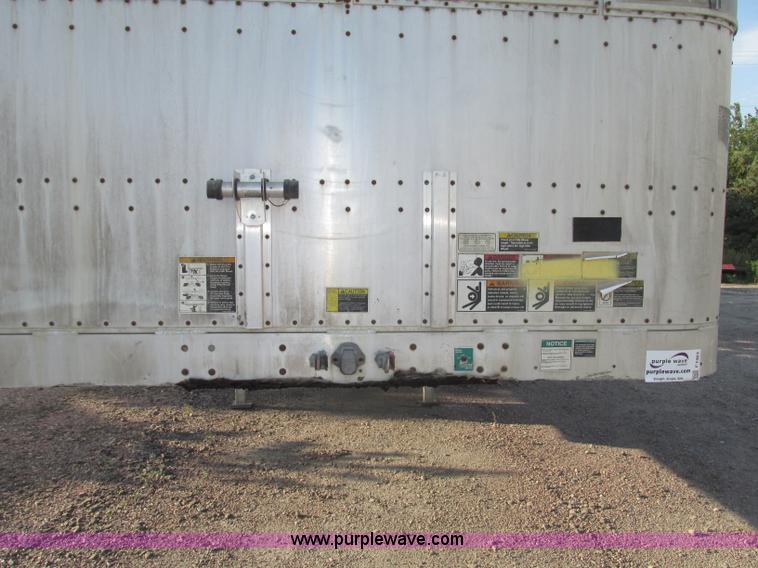 image for item F7463 2000 Wilson Stock Master 53' spread axle livestock trailer