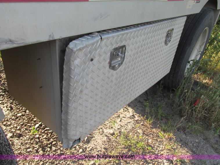 image for item F7463 2000 Wilson Stock Master 53' spread axle livestock trailer