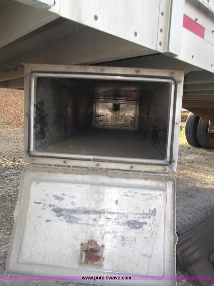 image for item F7463 2000 Wilson Stock Master 53' spread axle livestock trailer