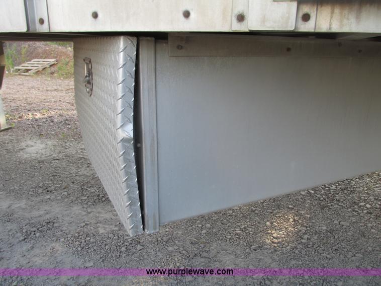 image for item F7463 2000 Wilson Stock Master 53' spread axle livestock trailer