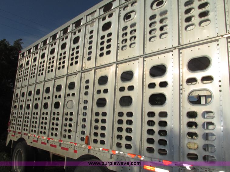 image for item F7463 2000 Wilson Stock Master 53' spread axle livestock trailer