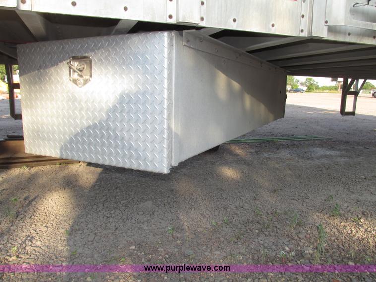 image for item F7463 2000 Wilson Stock Master 53' spread axle livestock trailer