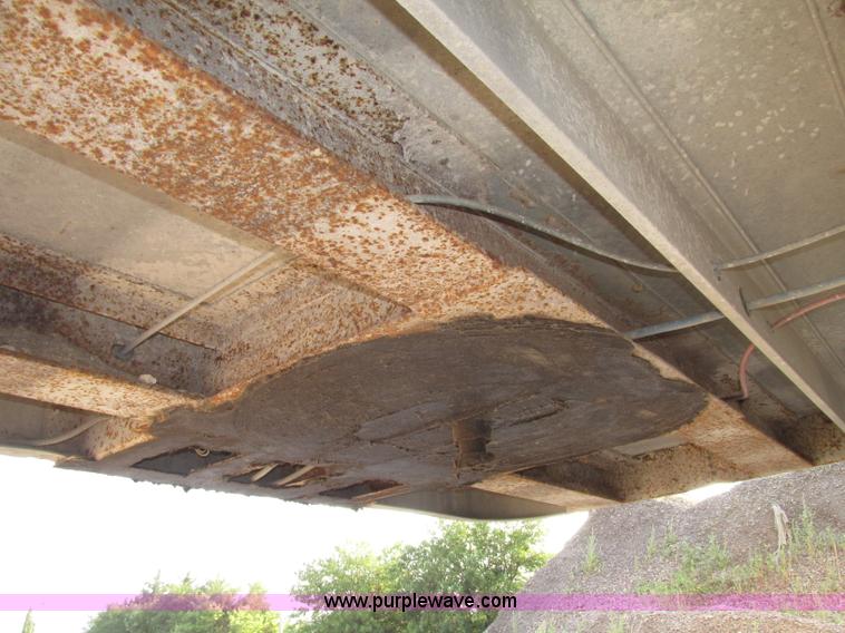 image for item F7463 2000 Wilson Stock Master 53' spread axle livestock trailer