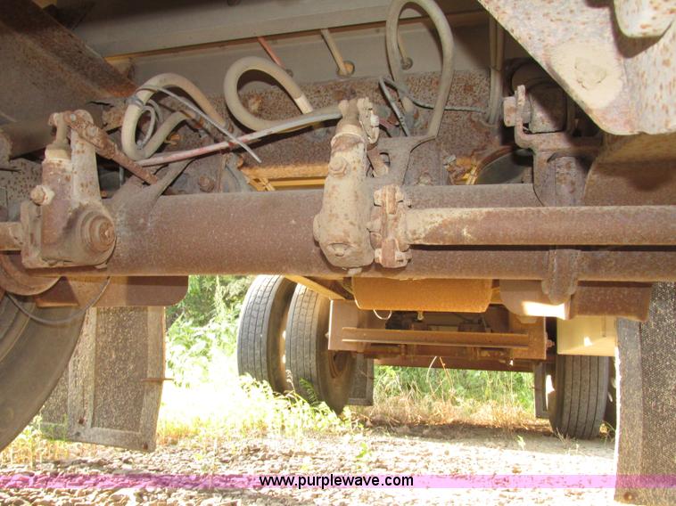 image for item F7463 2000 Wilson Stock Master 53' spread axle livestock trailer