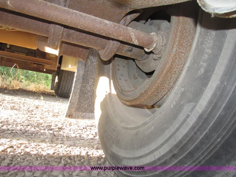 image for item F7463 2000 Wilson Stock Master 53' spread axle livestock trailer