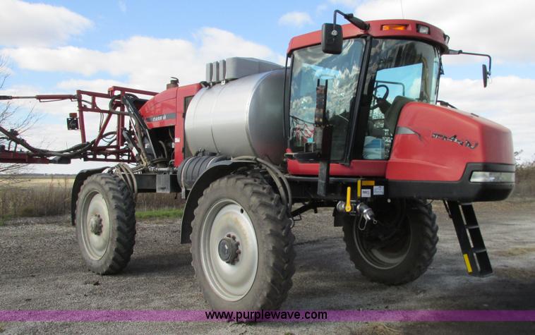 image for item G9082 2005 Case IH SPX4410 Patriot self-propelled sprayer