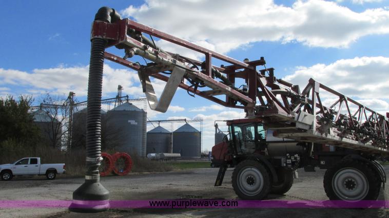 image for item G9082 2005 Case IH SPX4410 Patriot self-propelled sprayer