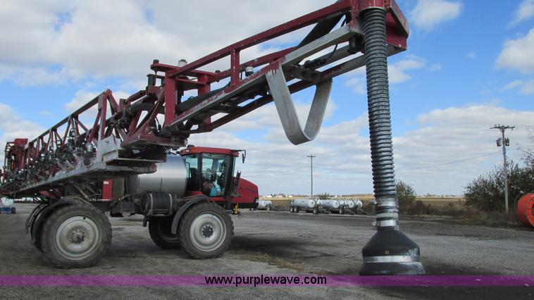 image for item G9082 2005 Case IH SPX4410 Patriot self-propelled sprayer