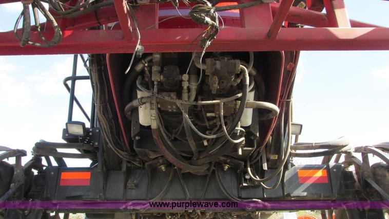image for item G9082 2005 Case IH SPX4410 Patriot self-propelled sprayer