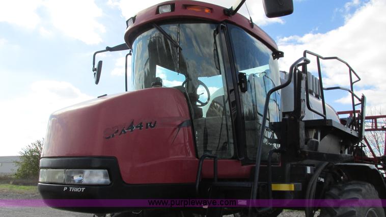 image for item G9082 2005 Case IH SPX4410 Patriot self-propelled sprayer