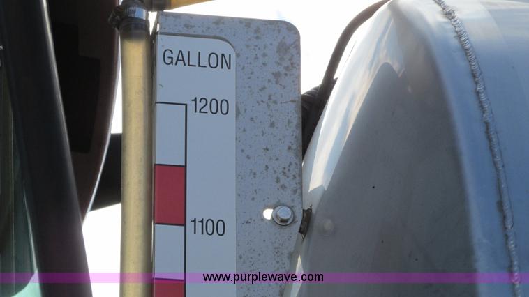 image for item G9082 2005 Case IH SPX4410 Patriot self-propelled sprayer