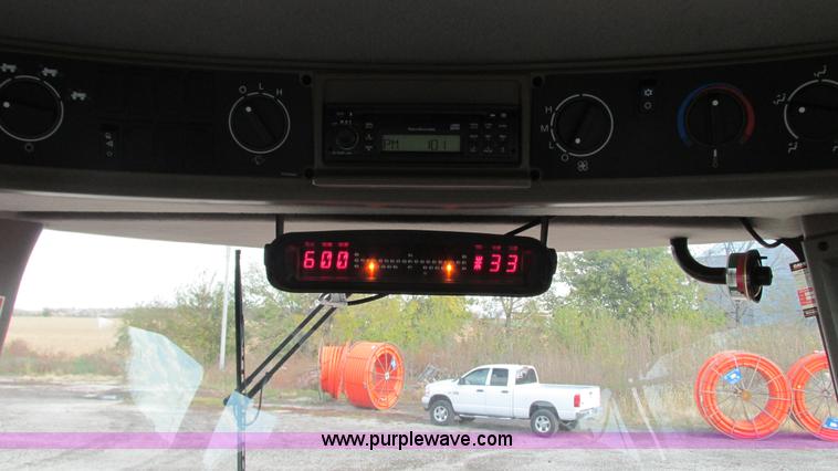 image for item G9082 2005 Case IH SPX4410 Patriot self-propelled sprayer