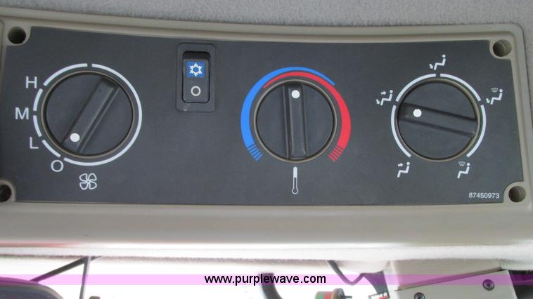 image for item G9082 2005 Case IH SPX4410 Patriot self-propelled sprayer