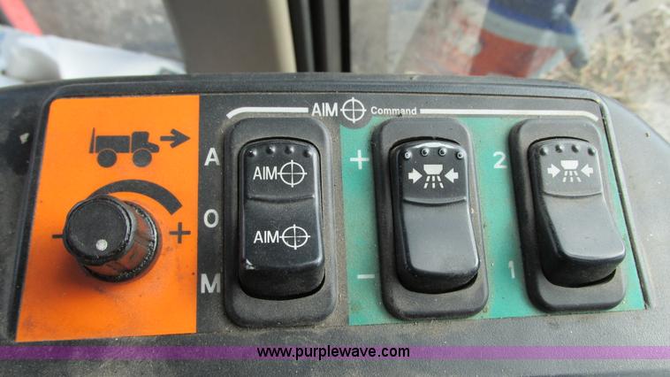 image for item G9082 2005 Case IH SPX4410 Patriot self-propelled sprayer