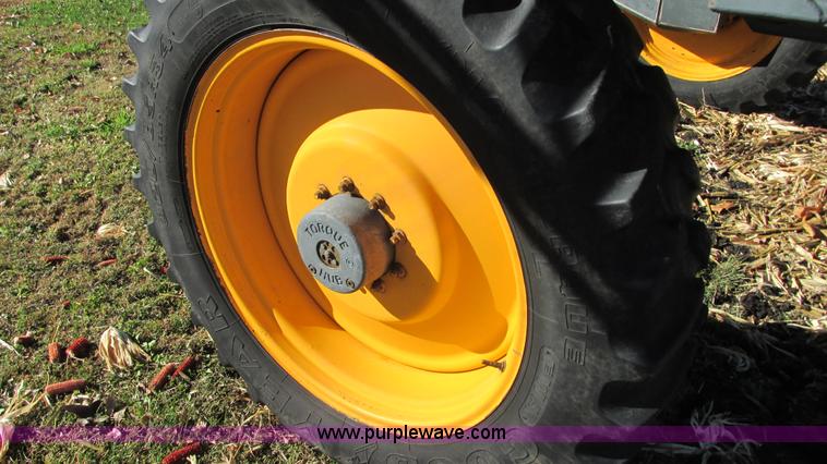 image for item G9083 2010 Hagie DTS-8 self-propelled sprayer with trailer