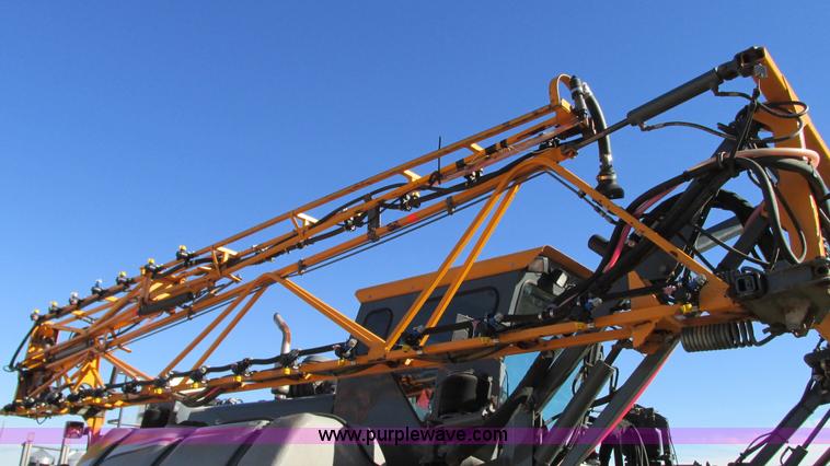 image for item G9083 2010 Hagie DTS-8 self-propelled sprayer with trailer