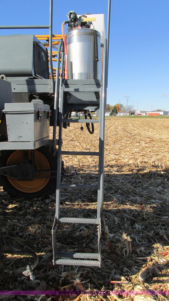 image for item G9083 2010 Hagie DTS-8 self-propelled sprayer with trailer