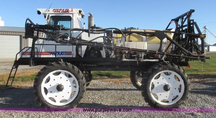 image for item G9900 1992 Tyler Patriot self-propelled sprayer