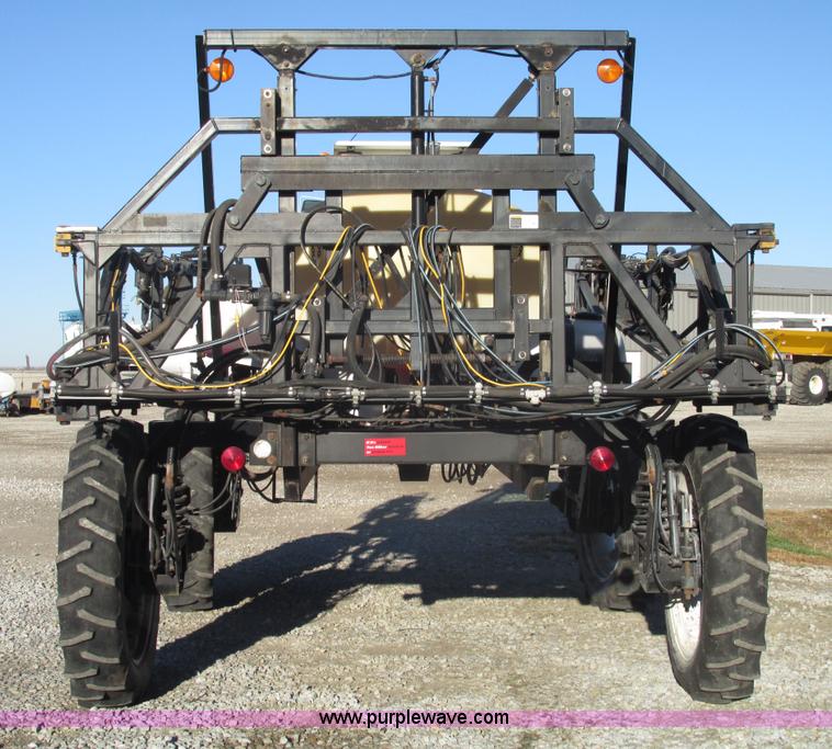 image for item G9900 1992 Tyler Patriot self-propelled sprayer