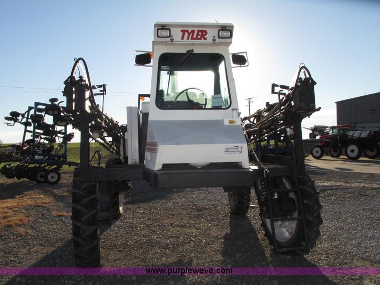 image for item G9900 1992 Tyler Patriot self-propelled sprayer