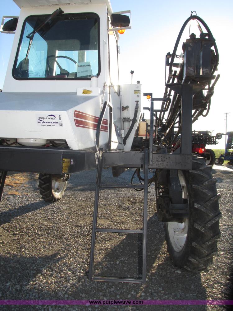 image for item G9900 1992 Tyler Patriot self-propelled sprayer