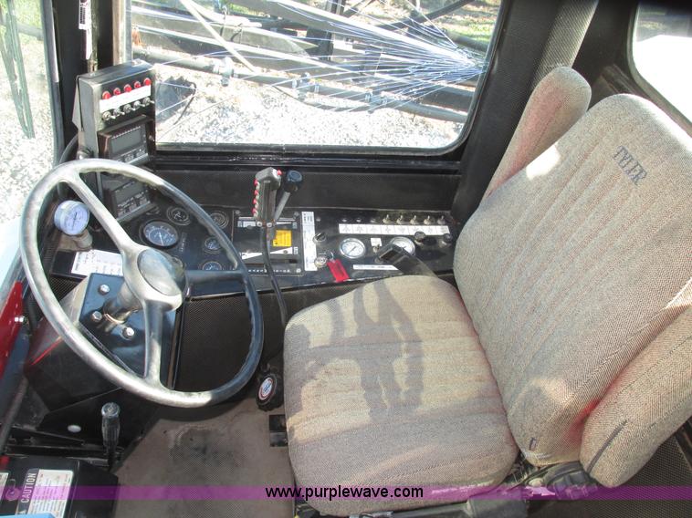 image for item G9900 1992 Tyler Patriot self-propelled sprayer