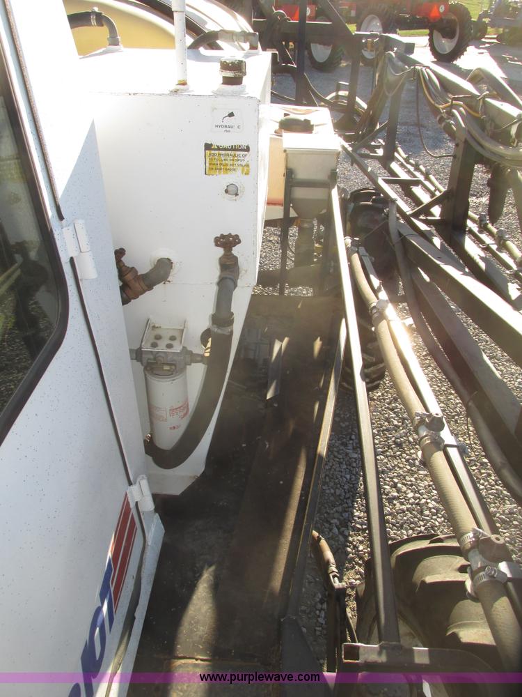 image for item G9900 1992 Tyler Patriot self-propelled sprayer