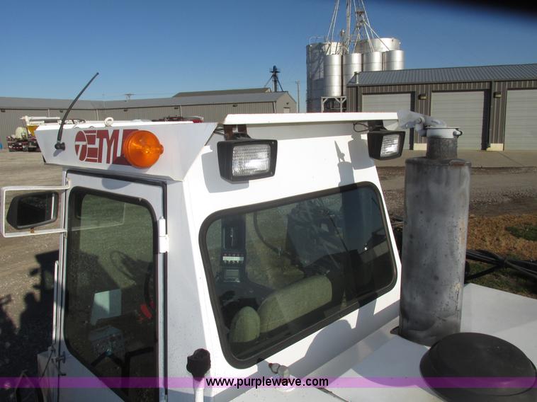 image for item G9900 1992 Tyler Patriot self-propelled sprayer