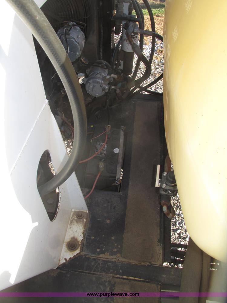 image for item G9900 1992 Tyler Patriot self-propelled sprayer