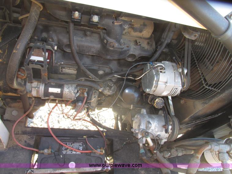 image for item G9900 1992 Tyler Patriot self-propelled sprayer