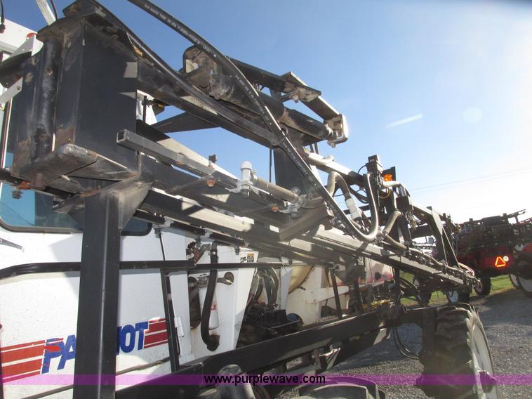 image for item G9900 1992 Tyler Patriot self-propelled sprayer