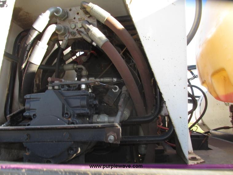 image for item G9900 1992 Tyler Patriot self-propelled sprayer