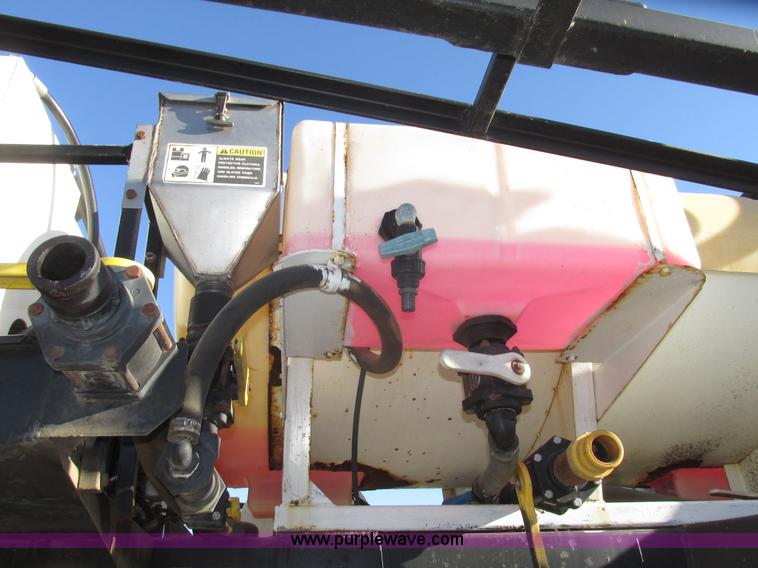 image for item G9900 1992 Tyler Patriot self-propelled sprayer